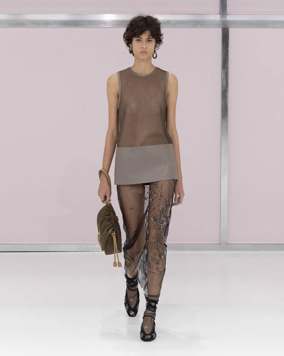 Fendi: Ready-To-Wear SS25 - 10 Magazine